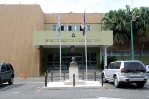 Renuncian siete directivos de Agricultura en medio de denuncias de presuntas irregularidades