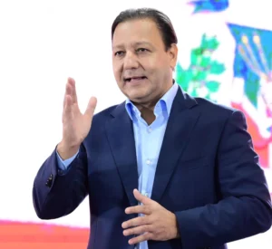 Abel Martínez promete frenar la “invasión haitiana silenciosa” si llega al poder en 2028