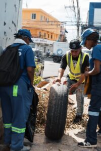 Alcaldía del DN realiza  operativo de aseo y recuperación de espacios en los ensanches La Fe y Kennedy