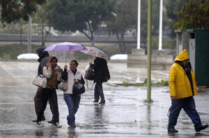 Nubes dispersas y lluvias aisladas marcarán el clima en varias provincias del país