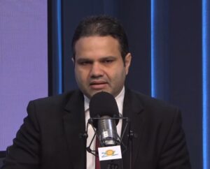 Economista vincula decisiones del Gobierno con presión para desmontar aranceles de EE.UU