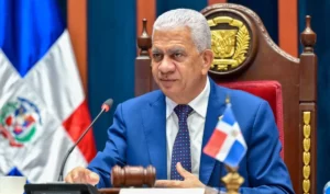 Presidente del Senado advierte podría citar a Aerodom por retrasos en obras aeroportuarias