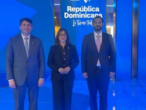 Banco BHD y Adoturd sellan alianza para impulsar el turismo deportivo en República Dominicana