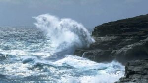 INDOMET y COE advierten sobre oleaje peligroso en costas dominicanas