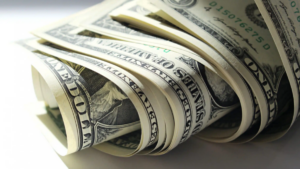 Tasa del dólar se encuentra a $RD$63.21 y el Euro a RD$77.00 para este lunes