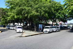 ADN y Digesett advierten medidas contra estacionamientos en parques del Distrito Nacional