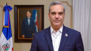 Abinader felicita a Nasry Asfura por asumir la presidencia de Honduras