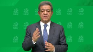 Leonel Fernández evita definir si él u Omar buscarán la Presidencia en 2028