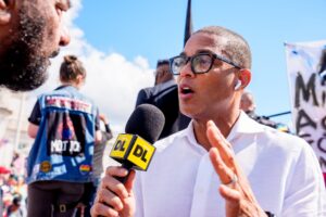 Arrestan al periodista Don Lemon mientras cubría protestas contra redadas migratorias en EE. UU.