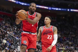 Clippers dominan a Lakers en duelo angelino y Warriors sufren sin Jimmy Butler