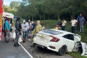 Una persona muere y dos resultan heridas tras accidente en autovía del Nordeste en Monte Plata