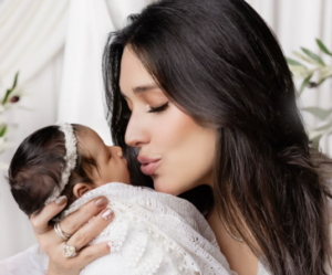 Amelia Vega comparte imágenes de su sexta hija al cumplir dos meses de nacida