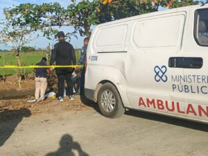 Hallan hombre muerto con herida de bala en canal de riego en Ranchito, La Vega