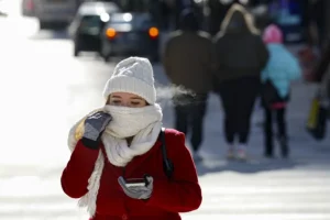 Una tormenta invernal amenaza a Estados Unidos y 14 estados declaran la emergencia