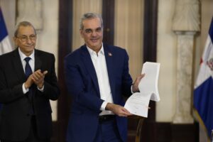 Entra en vigencia ley de contrataciones públicas con penas más severas por corrupción