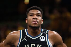 Los Bucks abren la puerta a un posible traspaso de Giannis Antetokounmpo