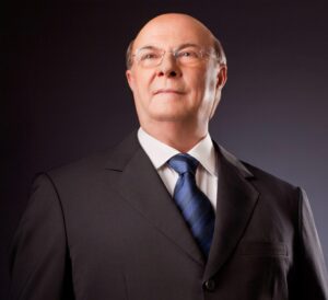 Hipólito Mejía rechaza rumores sobre el Banco Agrícola y asegura que "está en su mejor momento"