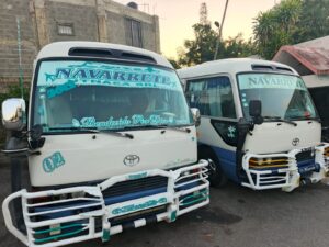 Choferes y cobradores paralizan ruta Navarrete–Santiago en demanda de mejores condiciones