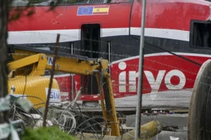 Apuntan a una fractura del carril como causa del descarrile del tren en Adamuz, Cordoba