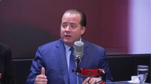 “Este año rodarán trenes en Santiago”, afirma Paliza