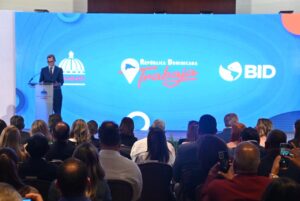 Ministerio de Trabajo presenta "RD Trabaja", que cubre tres meses de entrenamiento en empresas