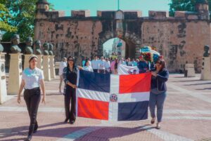 COD realiza ofrenda floral en Altar de la Patria por su aniversario