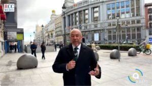 Ministro de Turismo hace contactos con líneas aéreas en Fitur 2026 para facilitar llegada de visitantes a RD