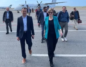 EE. UU. reabre su misión diplomática en Venezuela con la llegada de la embajadora Laura Dogu