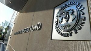 FMI eleva pronóstico y proyecta que la economía mundial crecerá 3,3% en 2026