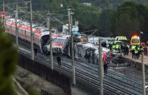 Al menos 39 muertos en accidente de trenes en España