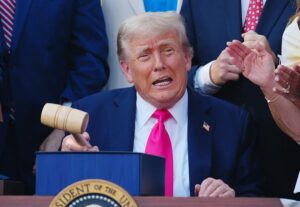 Trump viajará por EE.UU. cada semana para hacer campaña por las elecciones intermedias