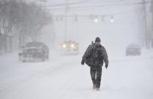 Toronto, la mayor ciudad de Canadá, queda paralizada tras una nevada de 60 centímetros