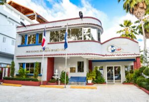 ADP lleva a la justicia a dueños de fincas por fumigaciones que intoxicaron a maestras en escuela de San Francisco de Macorís