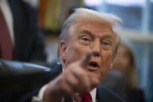 Trump asegura que Cuba «está a punto de caer» porque ya no recibe petróleo de Venezuela