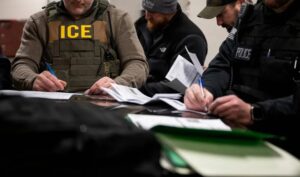 Informe revela que dos agentes federales dispararon y mataron a Alex Pretti en Minneapolis