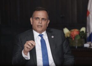 Jochi Vicente cita indicadores del Banco Mundial sobre avances de RD en gobernanza y control de corrupción