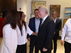 Presidente electo de Chile destaca modelo dominicano de desarrollo en visita a Santiago