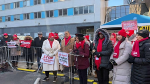 Adriano Espaillat respalda huelga de enfermeras por reclamo de mejoría laboral en NY