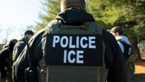 Agente del ICE dispara a  hombre durante operativo en Minneapolis