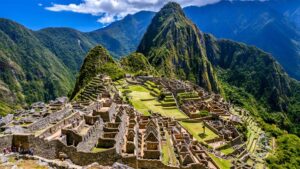 Cierran acceso peatonal a Machu Picchu tras desprendimiento de tierra