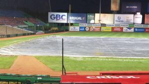 Lluvias obligan a suspender el tercer juego de la final entre Leones y Toros