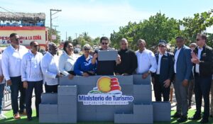 Ministro Collado inicia remodelación de Playa El Faro con inversión de RD$53 millones
