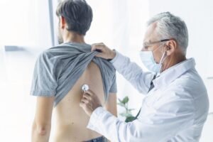 Neumólogos advierten aumento de infecciones respiratorias y piden no minimizar síntomas