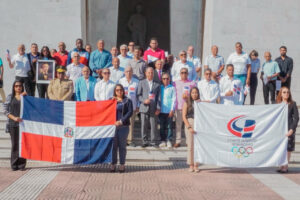 Comité Olímpico Dominicano realiza ofrenda floral en Altar de la Patria