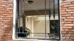 Vandalizan varios panteones en el cementerio Cristo Redentor