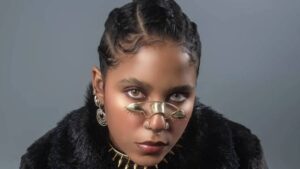 Tokischa impacta en Premio Lo Nuestro con un poderoso mensaje de aceptación y autenticidad