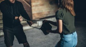 Frustran asalto en Santo Domingo: supuesto delincuente termina herido de arma blanca