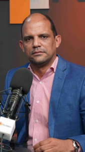 “Como sardinas en lata”: denuncian que conductores pagan multas hacinados en un furgón