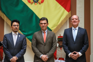 Perú restablece relaciones con Bolivia y presenta nuevo embajador tras tres años de ruptura