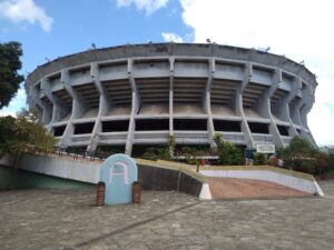 Abinader descarta demolición del Teo Cruz y anuncia su transformación